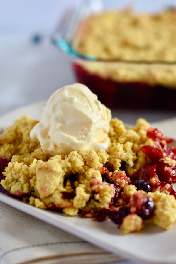 Fruit filled Berry Cobbler with a crunchy topping -QUICK - Creative Mom E
